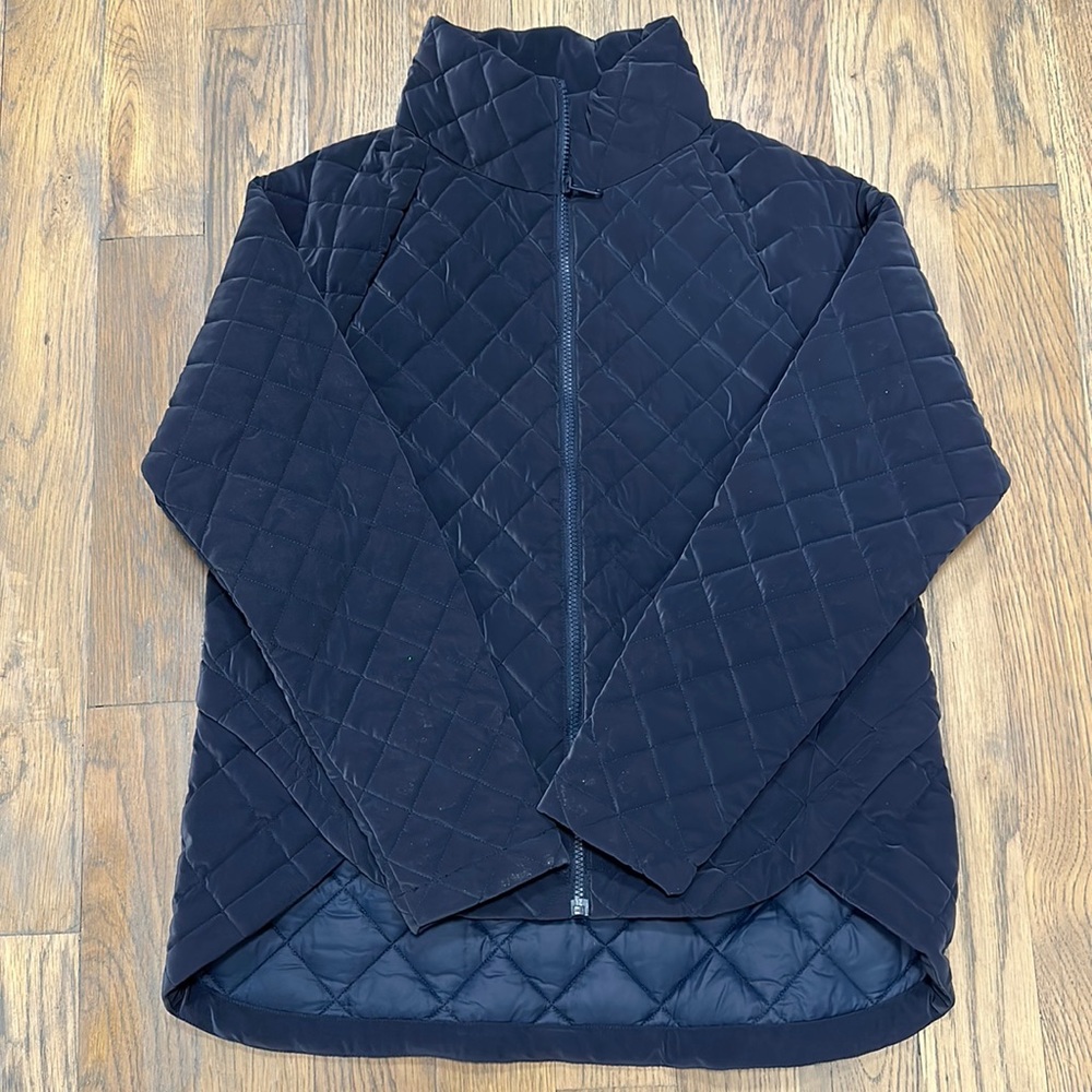 Athlete whisper Jacket never worn. No tags. Secure plackets.